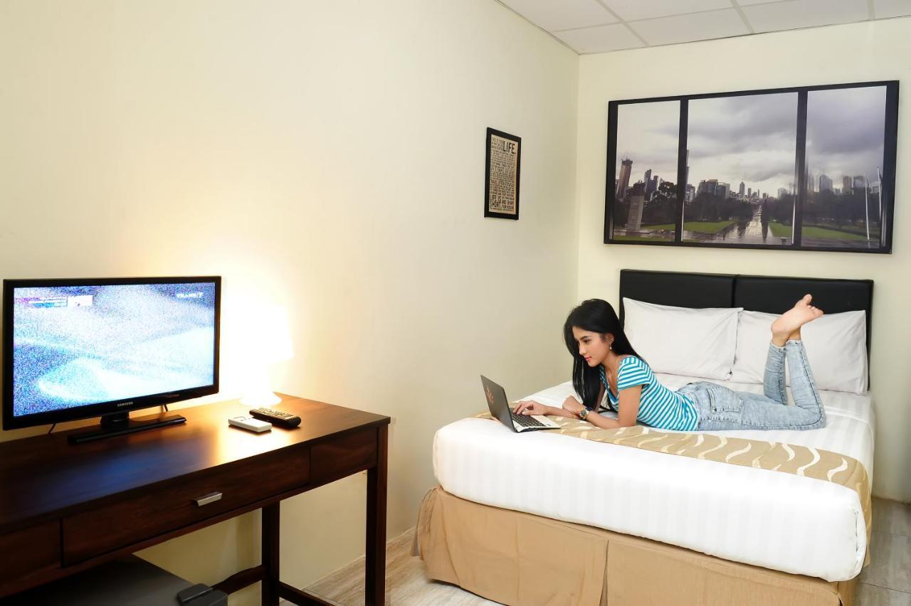 Ds Colive Siliwangi Otel Semarang Dış mekan fotoğraf